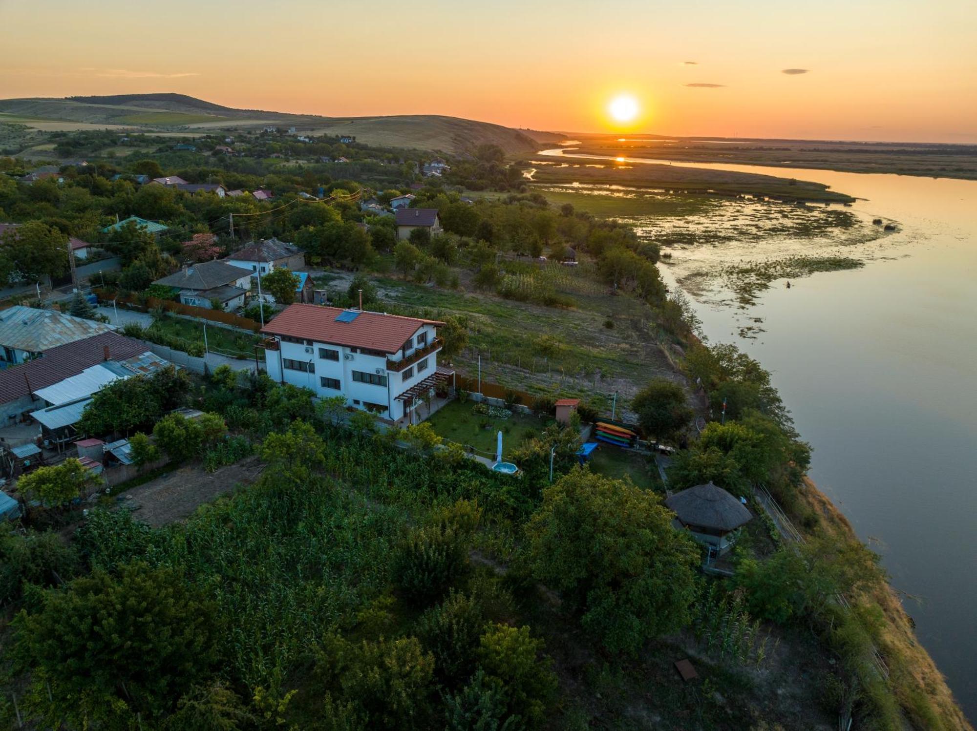 Laguna Nuferilor Habitat Somova Exteriör bild